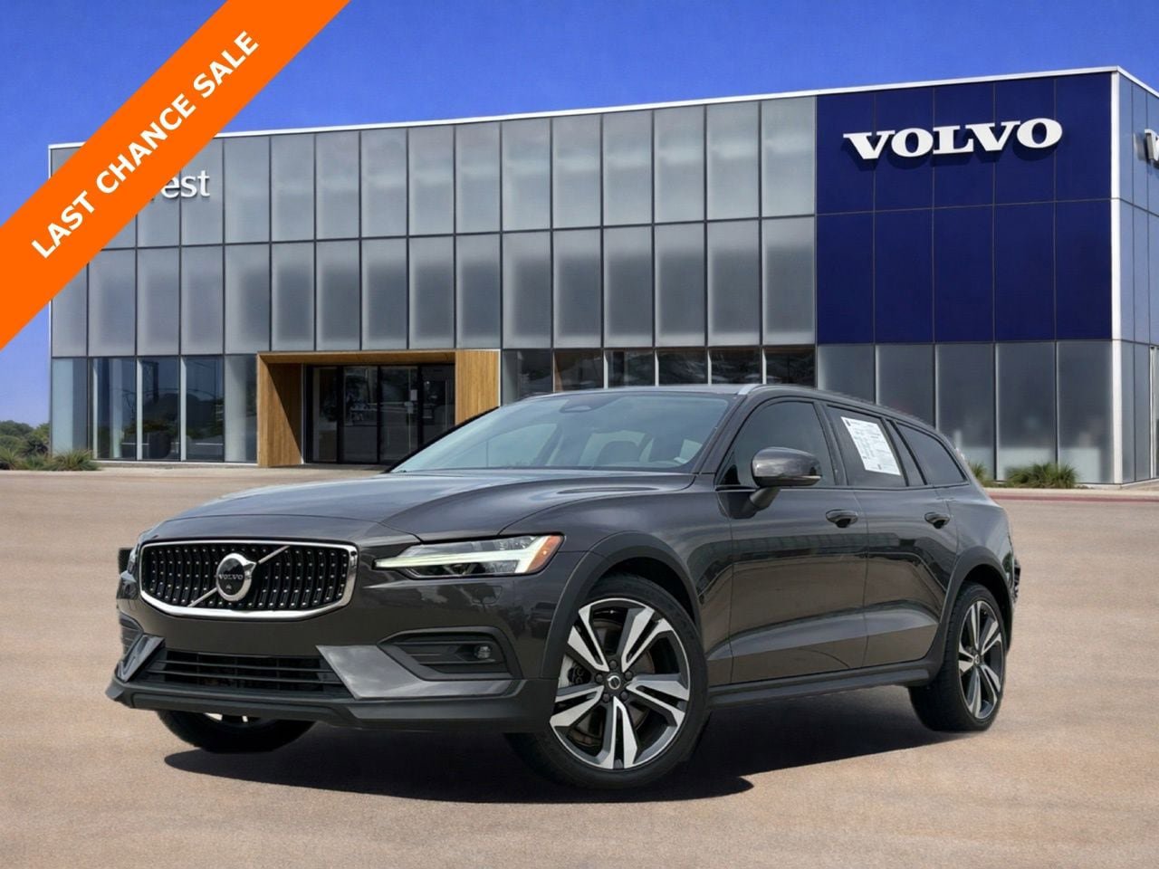 Certified 2023 Volvo V60 B5 Cross Country Plus w/ Climate Package
