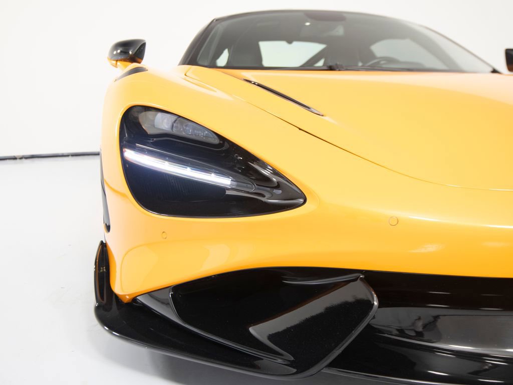 Used 2021 McLaren 765LT photo 43