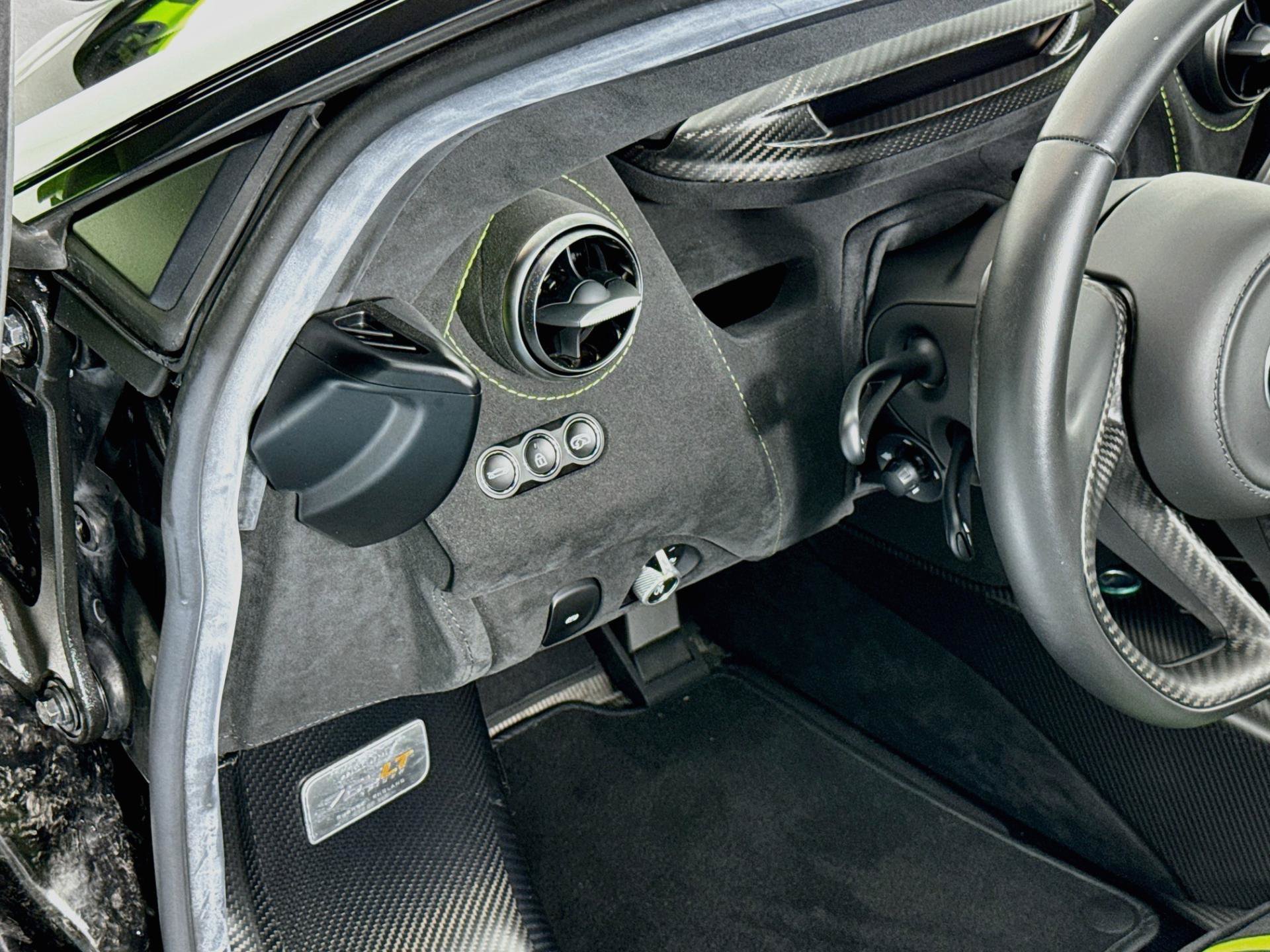 Used 2022 McLaren 765LT photo 10