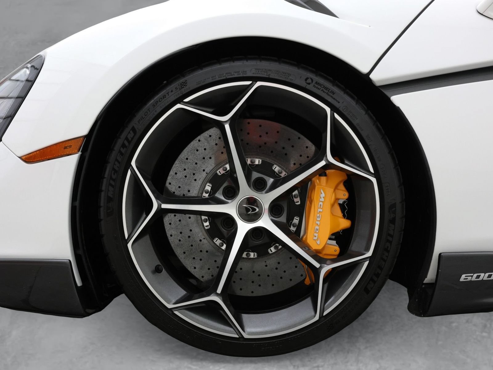 Used 2020 McLaren 600LT Spider photo 18