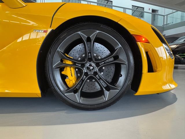 Used 2019 McLaren 720S Performance photo 15