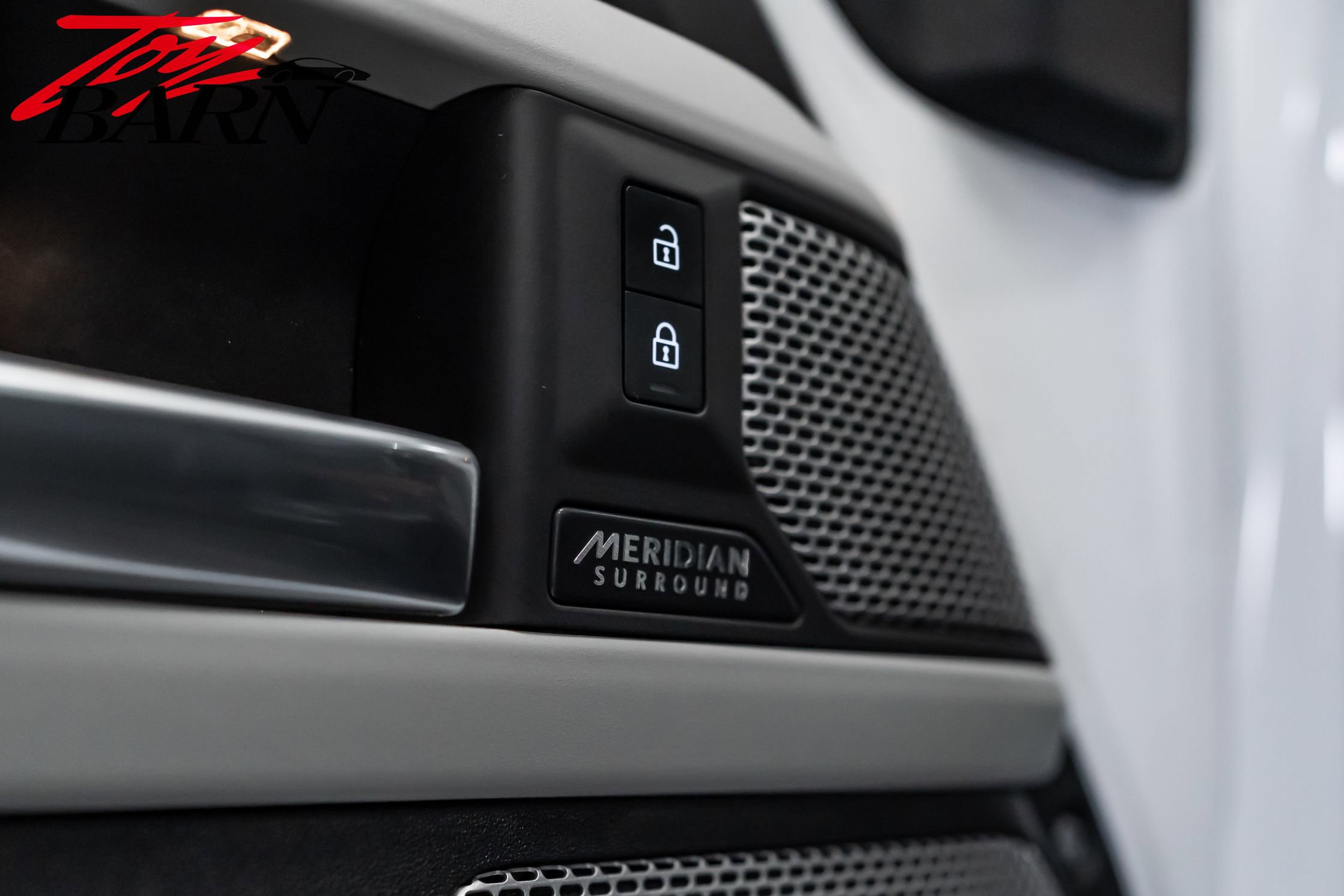 2023 Land Rover Defender 130 SE