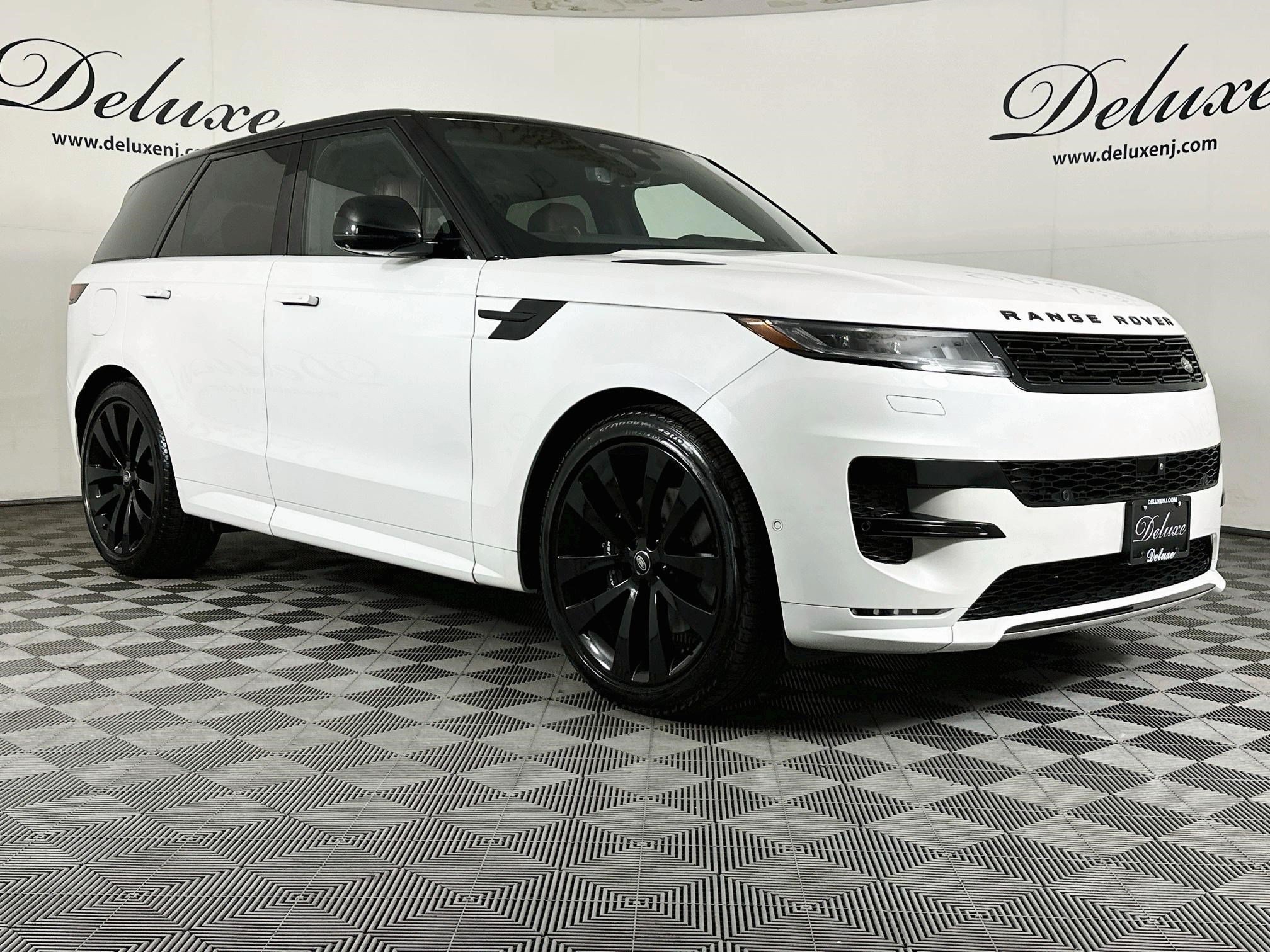 Used 2024 Land Rover Range Rover Sport Dynamic SE