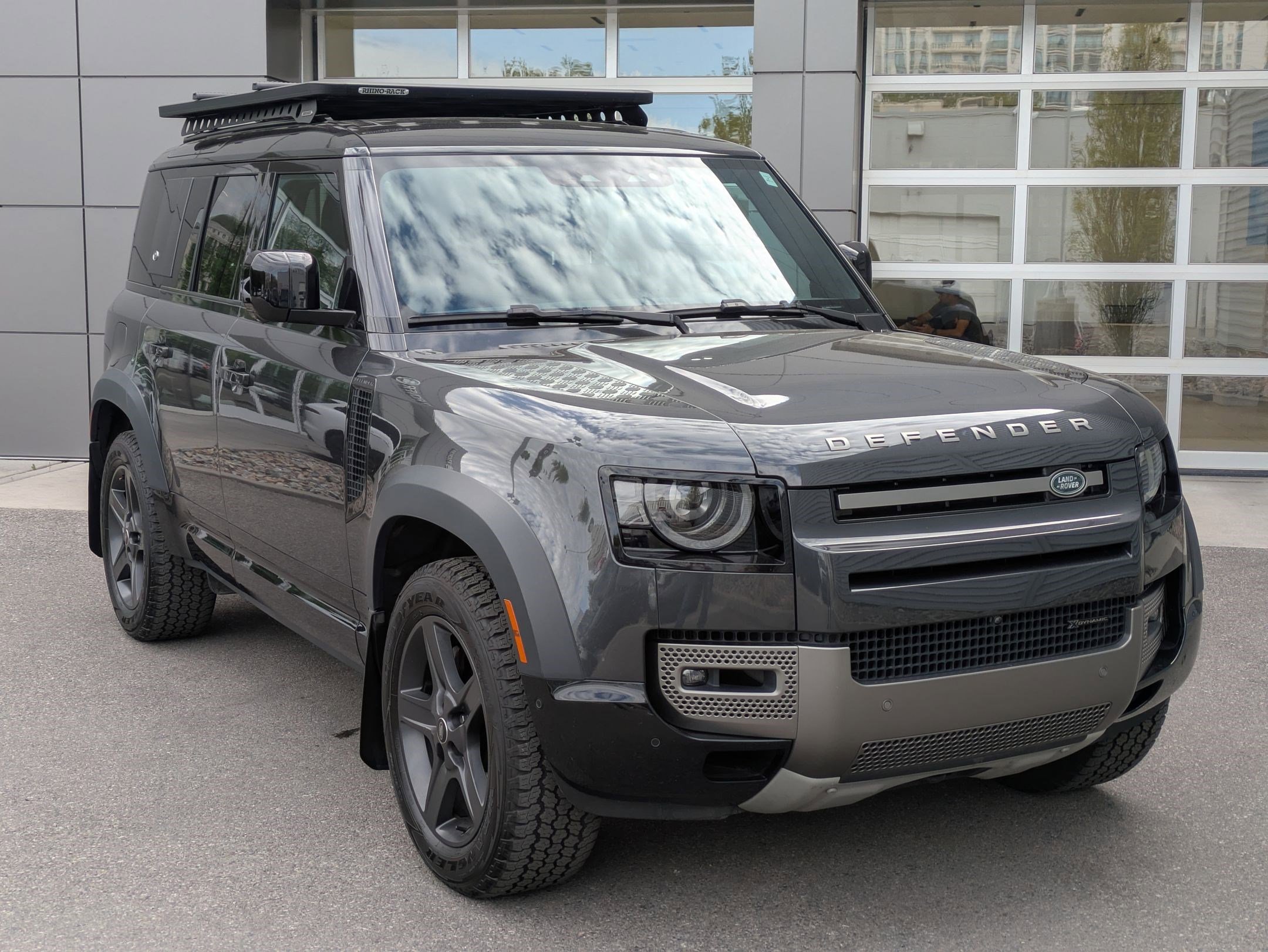 2023 Land Rover Defender 110 X-Dynamic SE