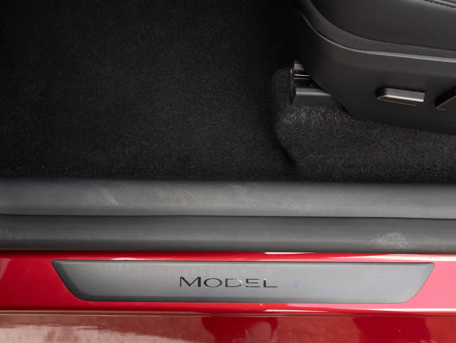 2024 Tesla Model Y 2WD