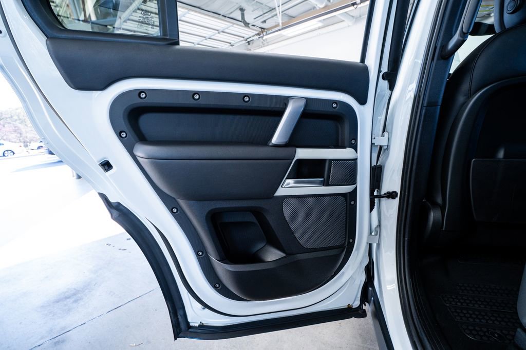 2023 Land Rover Defender 110 X-Dynamic SE