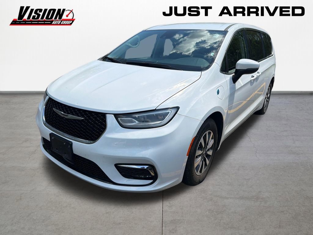 Used 2023 Chrysler Pacifica Touring-L