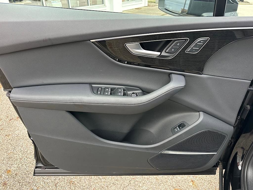 2025 Audi Q7 3.0T Premium Plus