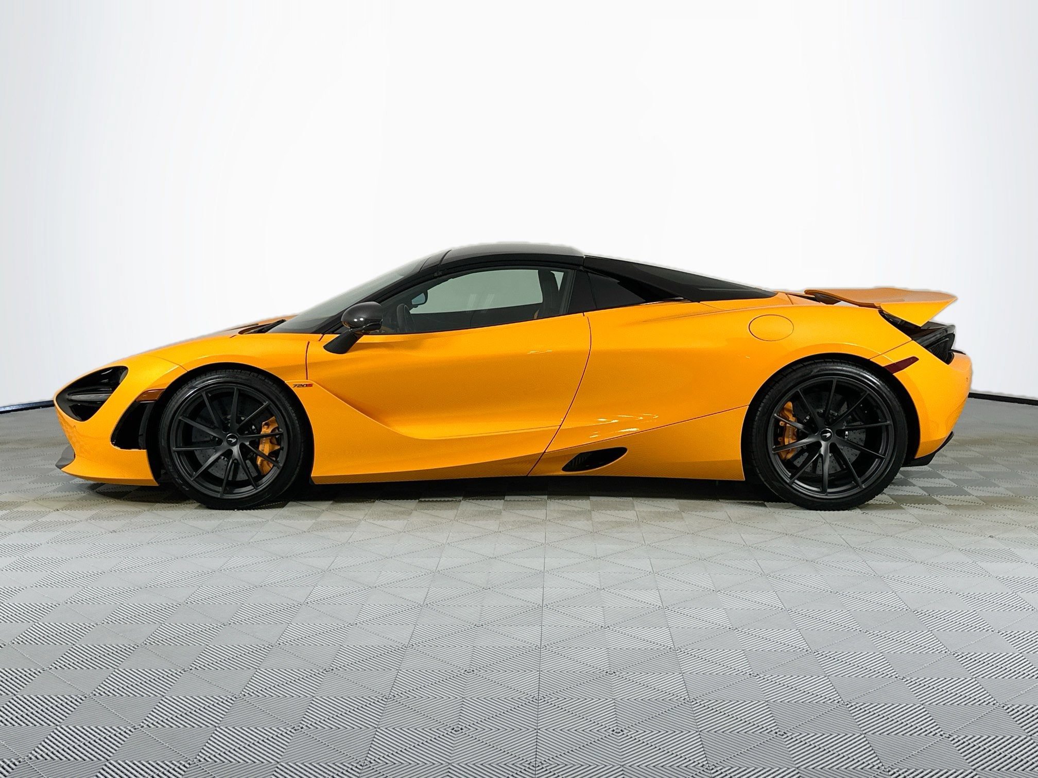 Used 2022 McLaren 720S Performance photo 28