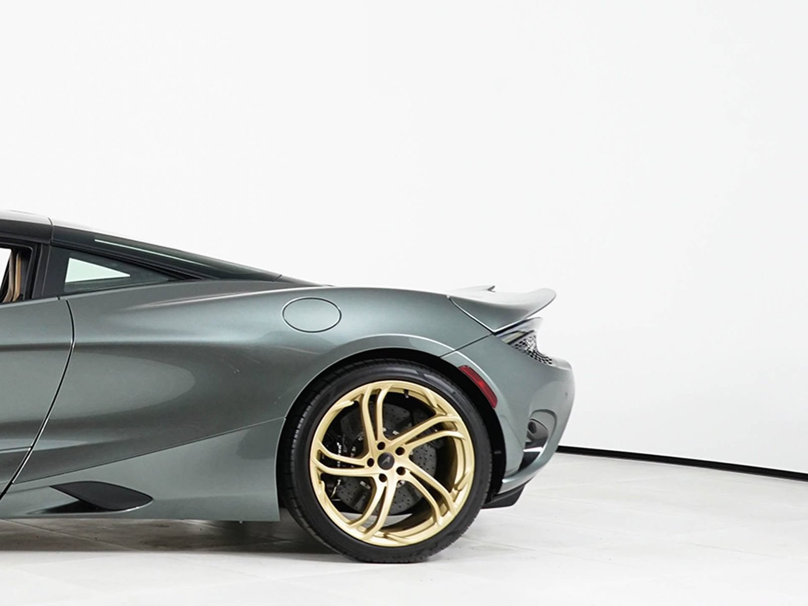 New 2026 McLaren 750S photo 13