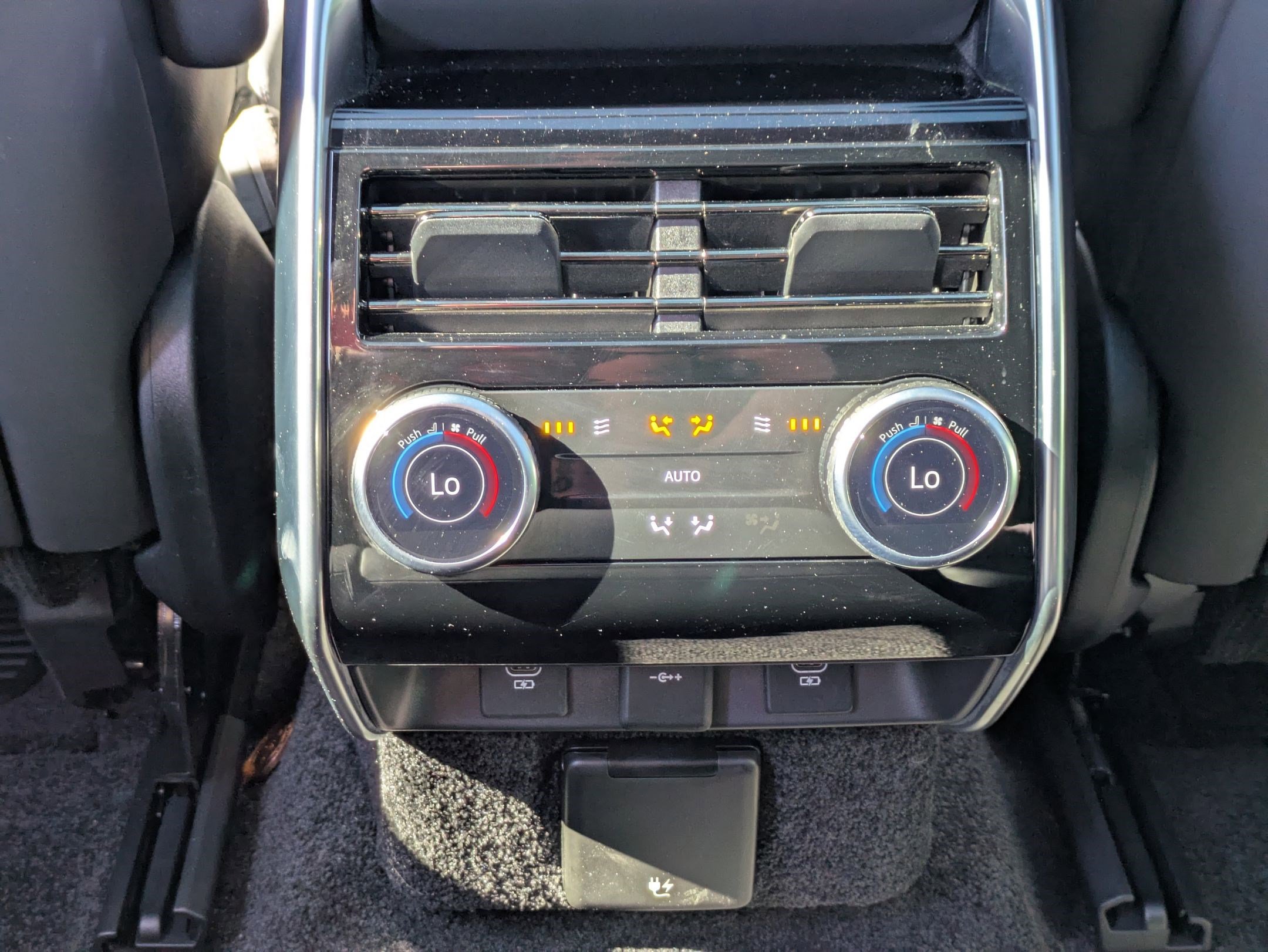 2024 Land Rover Range Rover SE