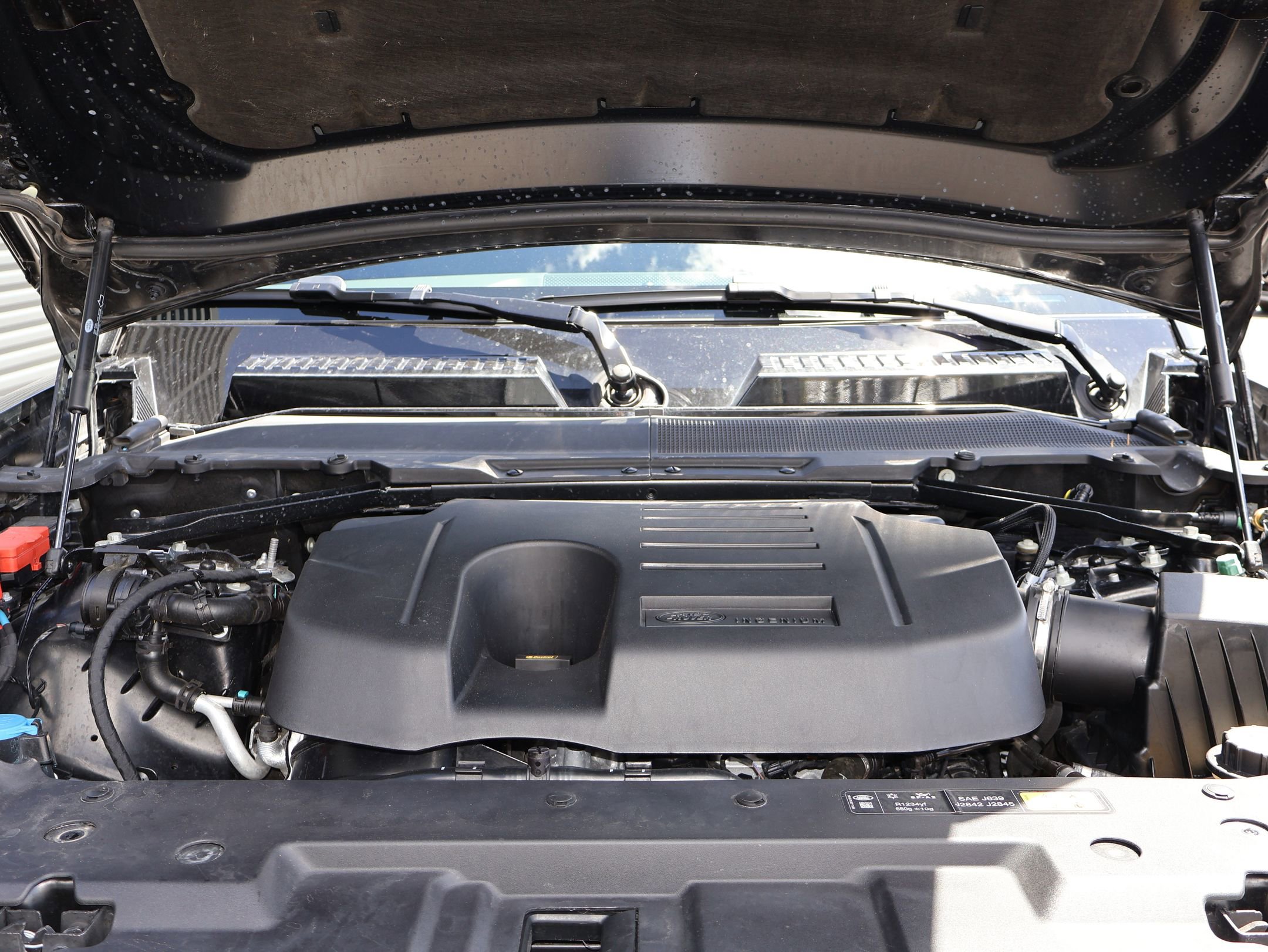 2024 Land Rover Defender 110 X-Dynamic SE