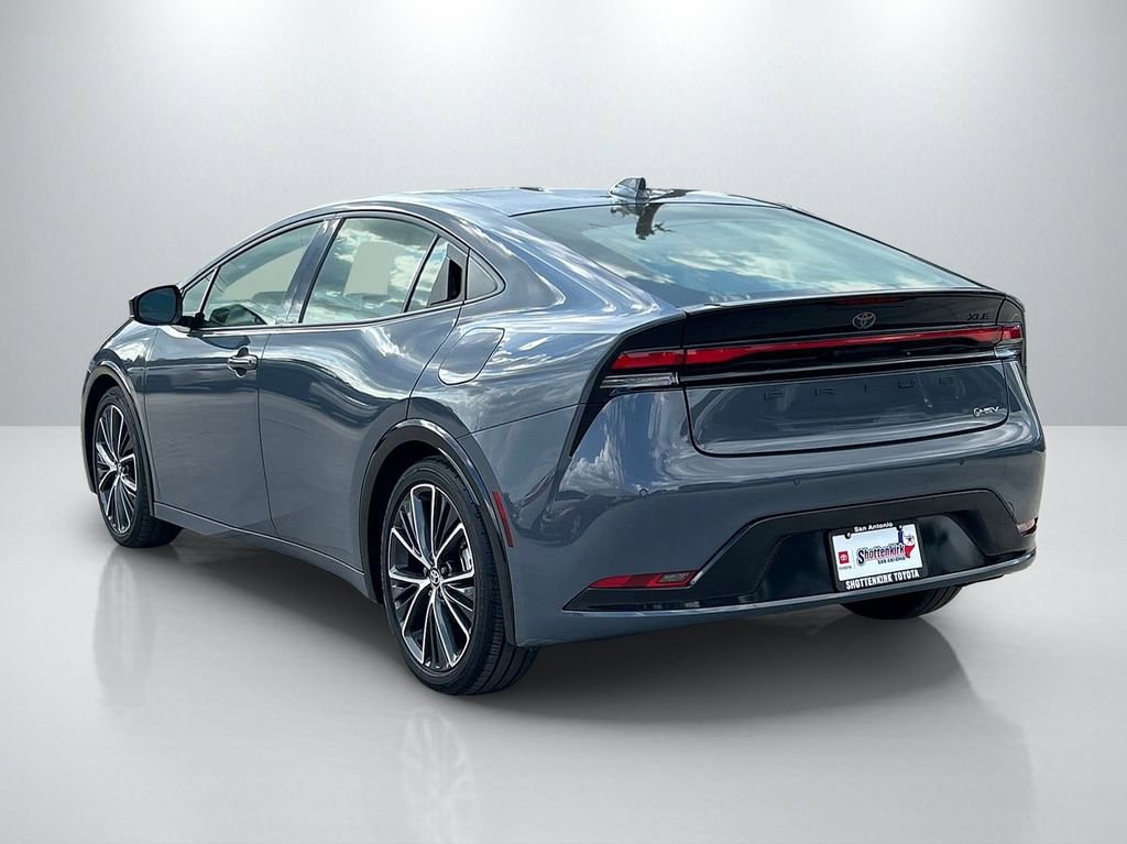 2025 Toyota Prius XLE