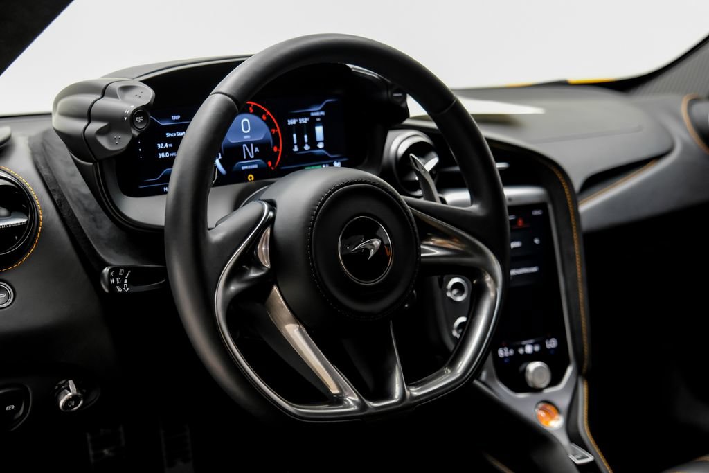 Used 2026 McLaren 750S Spider photo 18