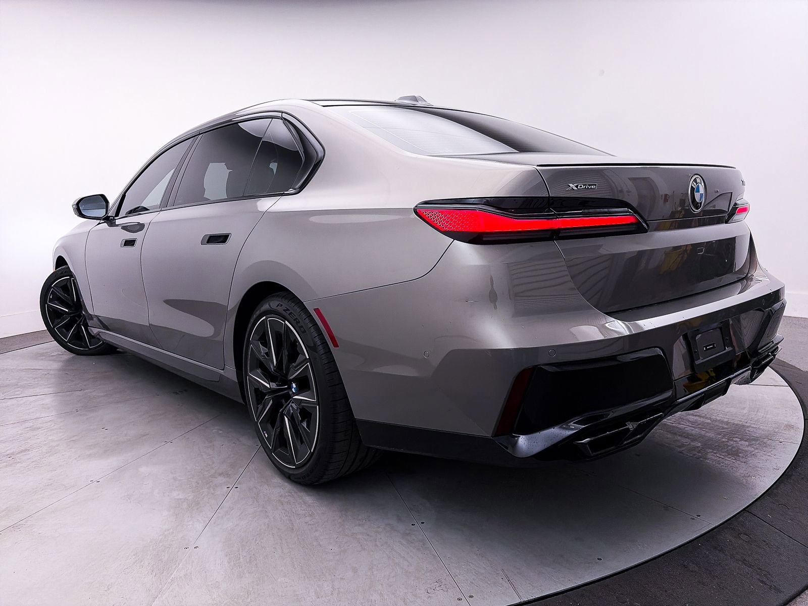 2024 BMW 760i xDrive