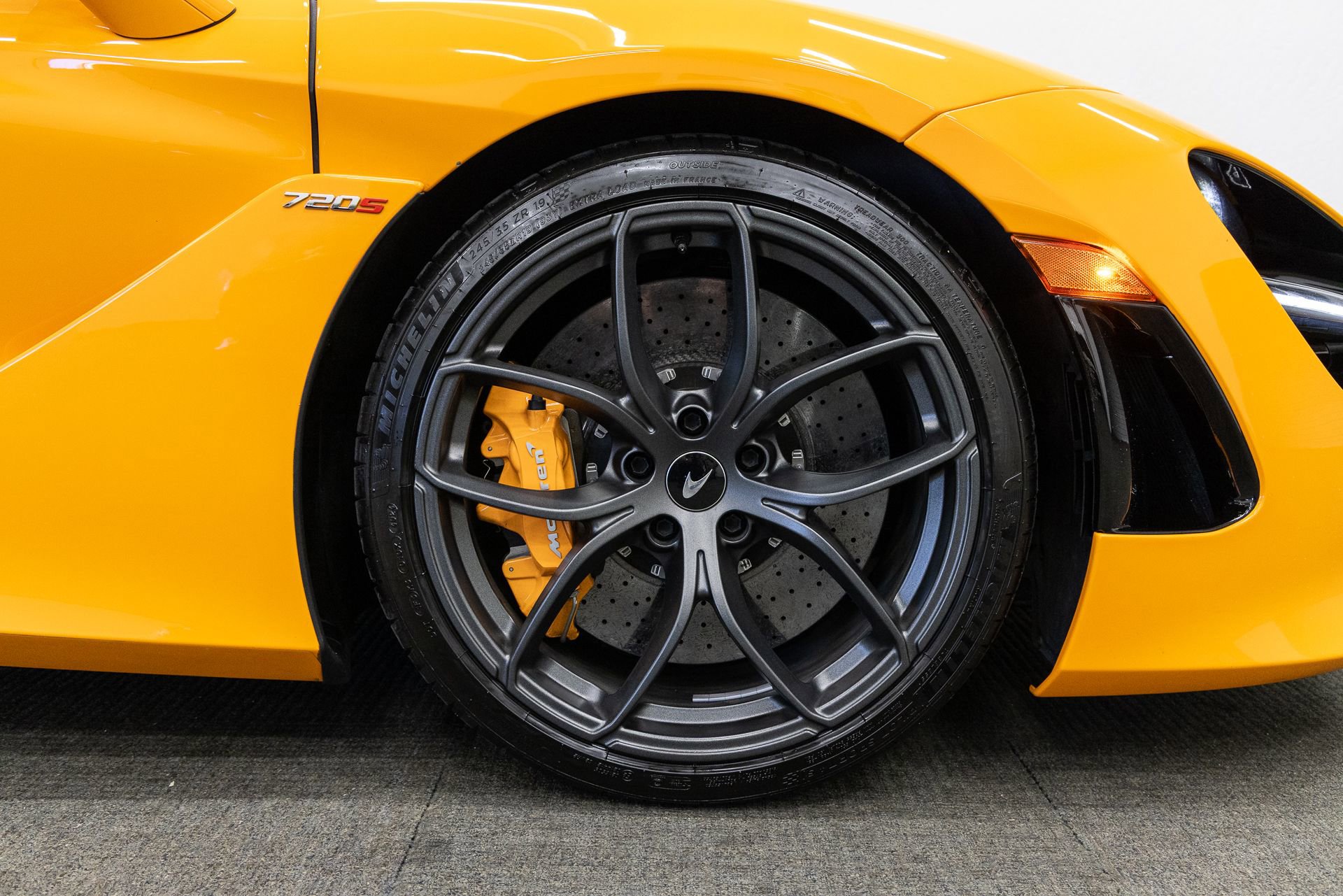 Used 2020 McLaren 720S Performance photo 25
