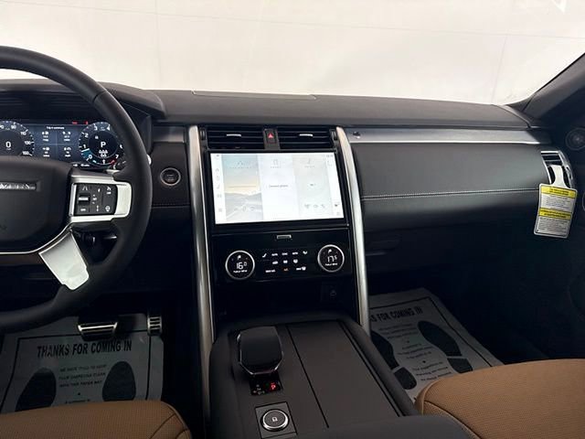 2025 Land Rover Discovery Dynamic SE