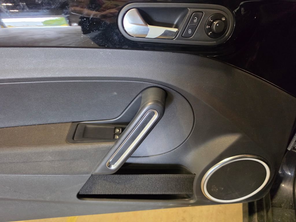 2012 Volkswagen Beetle 2.0T