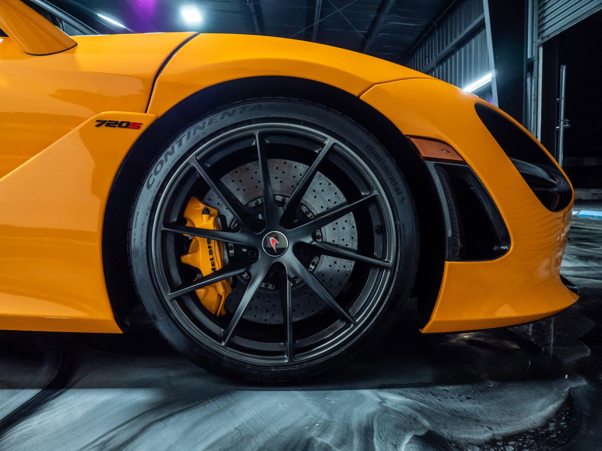 Used 2018 McLaren 720S Performance photo 21