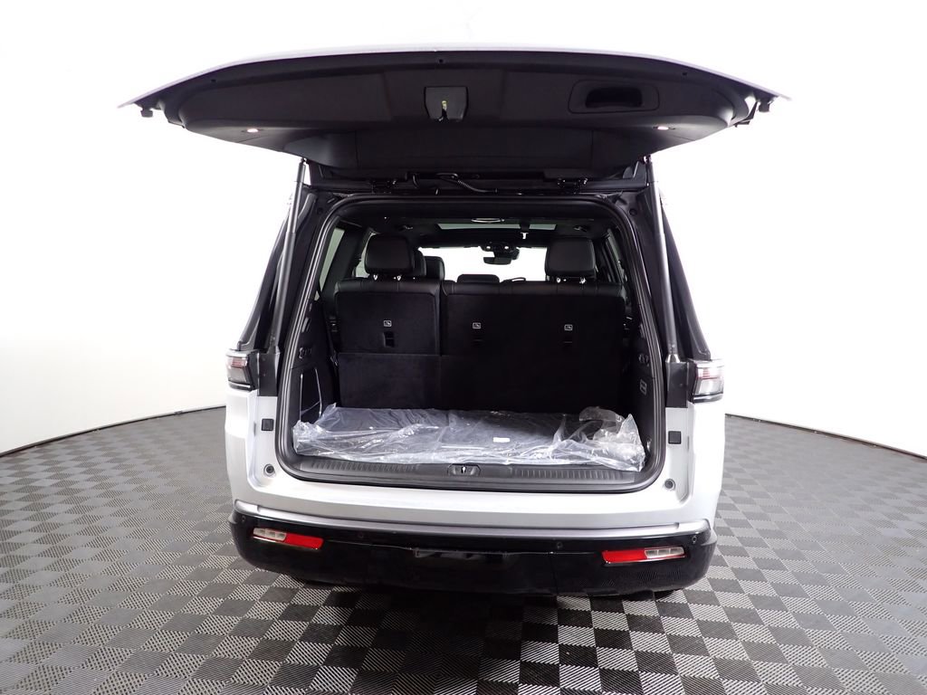 2026 Jeep Grand Wagoneer 4WD