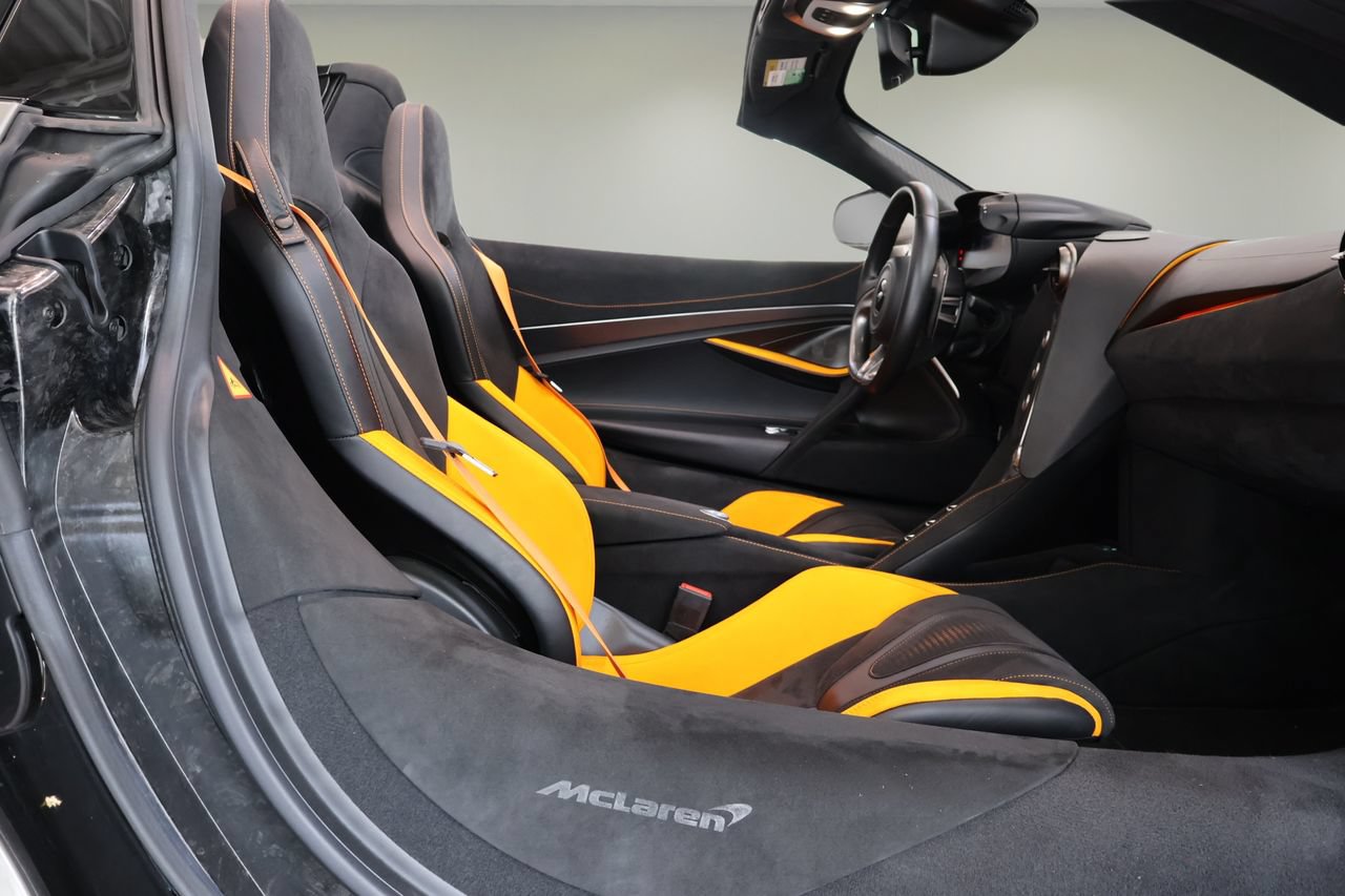 Used 2025 McLaren 750S Spider photo 17