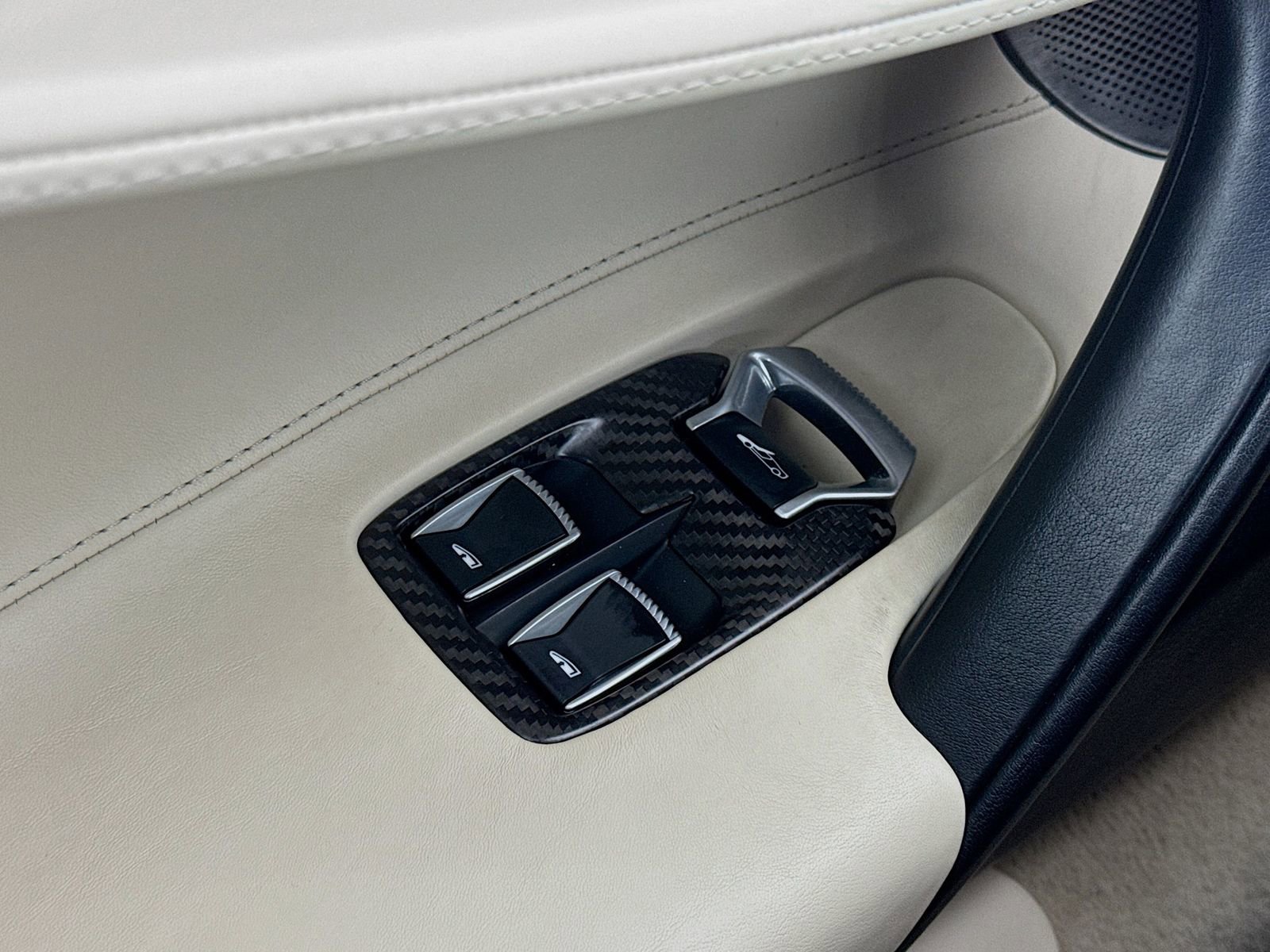 Used 2020 McLaren 720S Spider photo 16