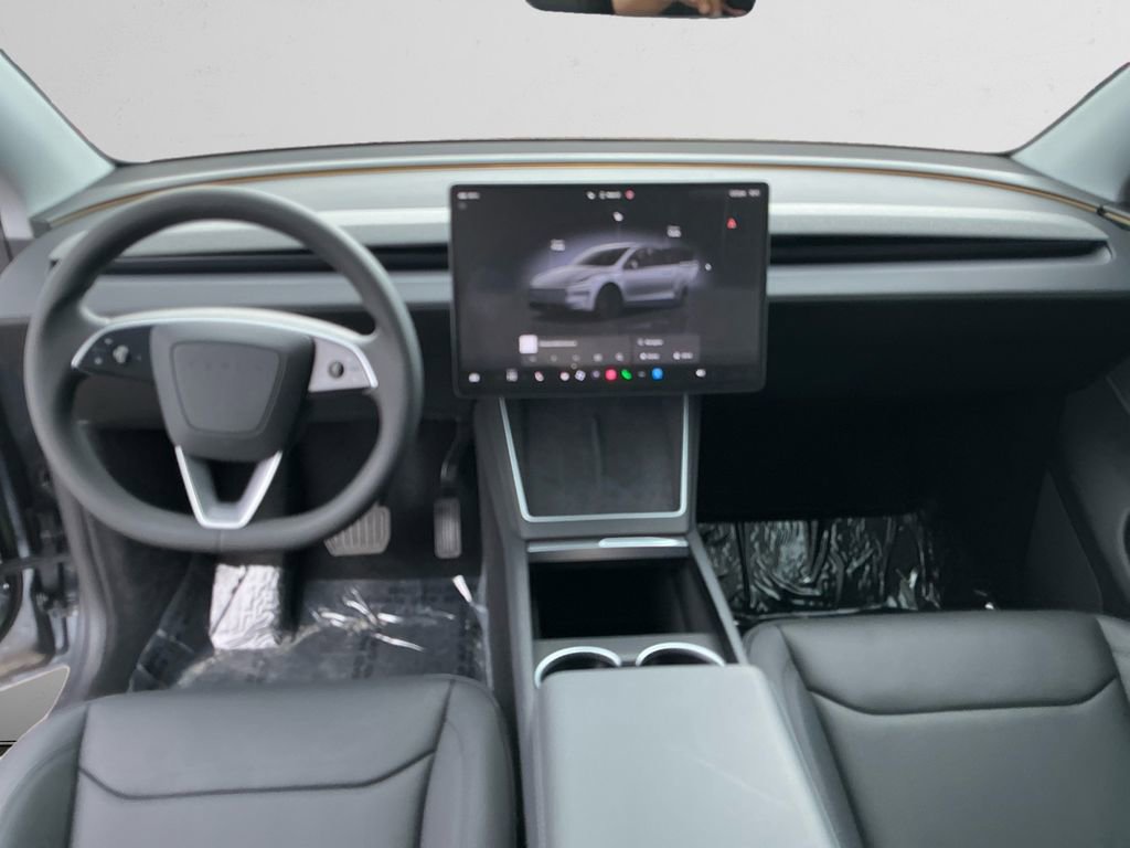 2026 Tesla Model Y 2WD