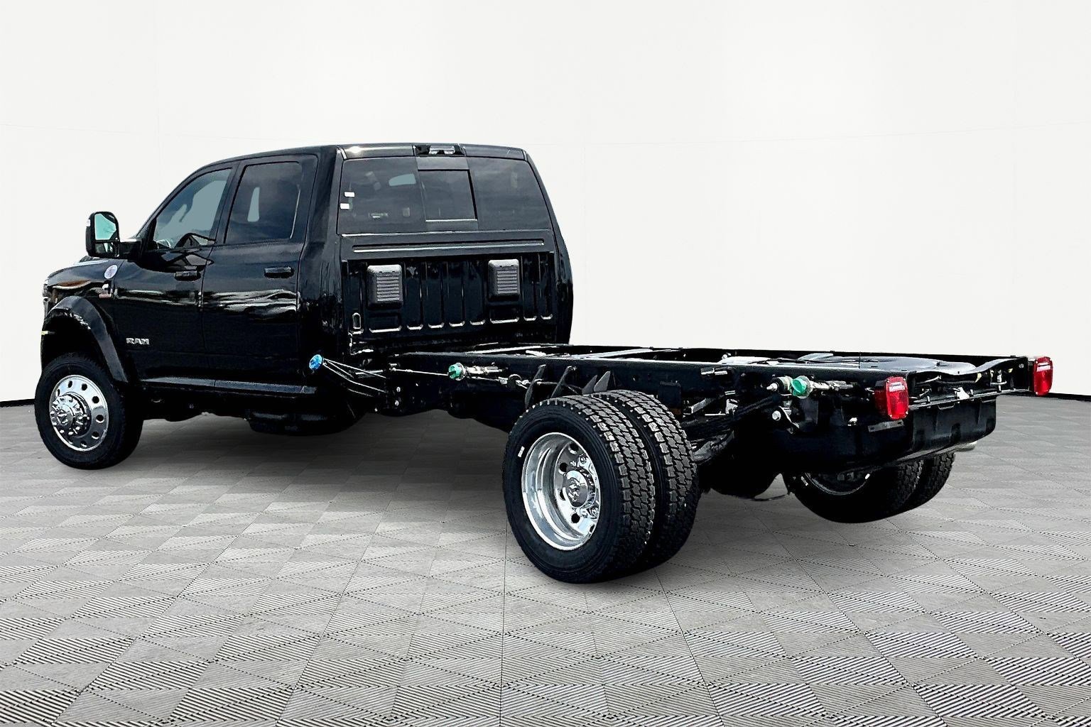 2026 RAM 4500 4x4 Crew Cab DRW