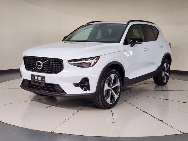 Certified 2026 Volvo XC40 B5 Plus