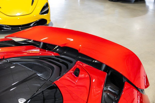 Used 2022 McLaren 720S Performance photo 16