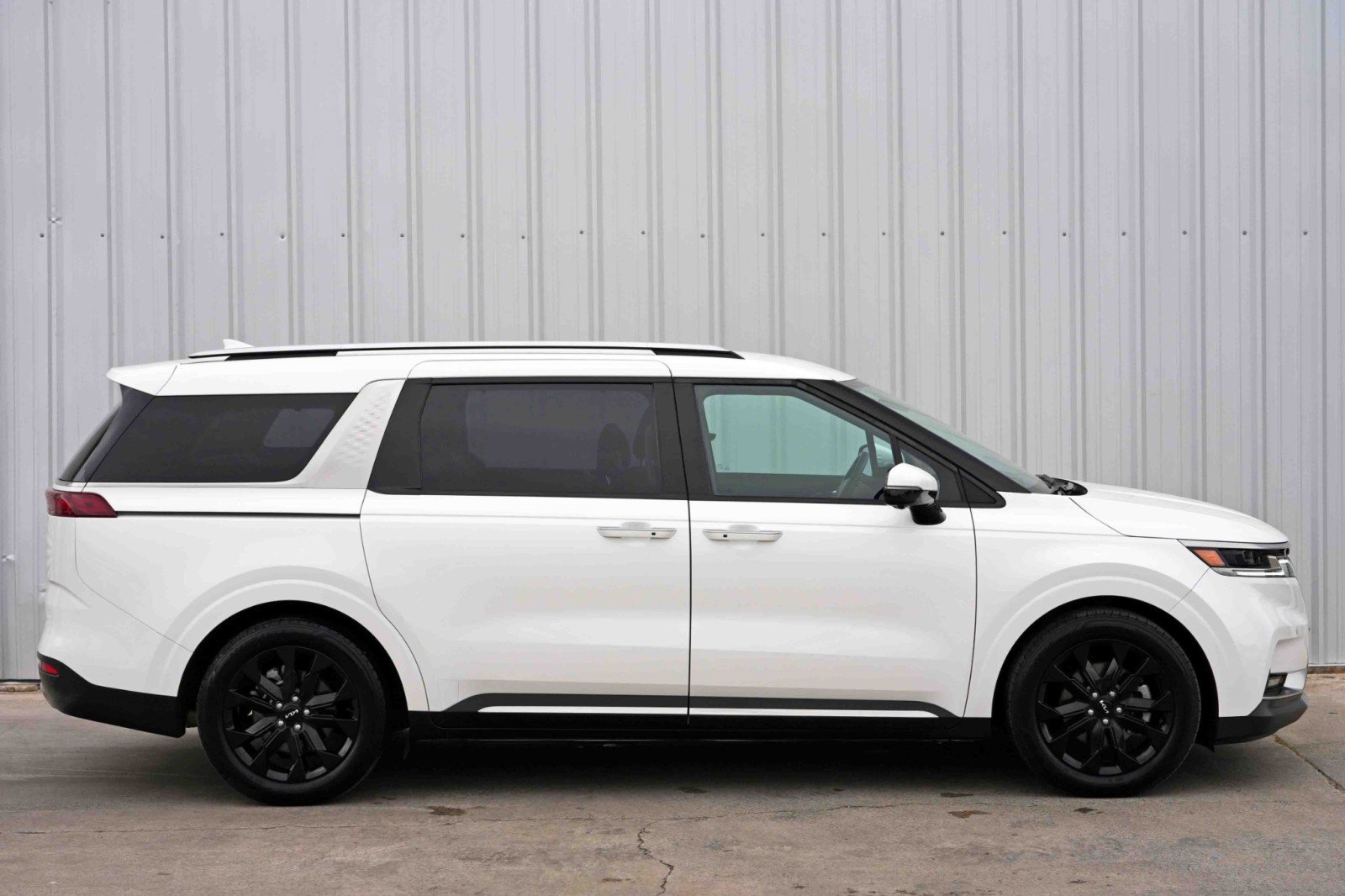 2024 Kia Carnival SX