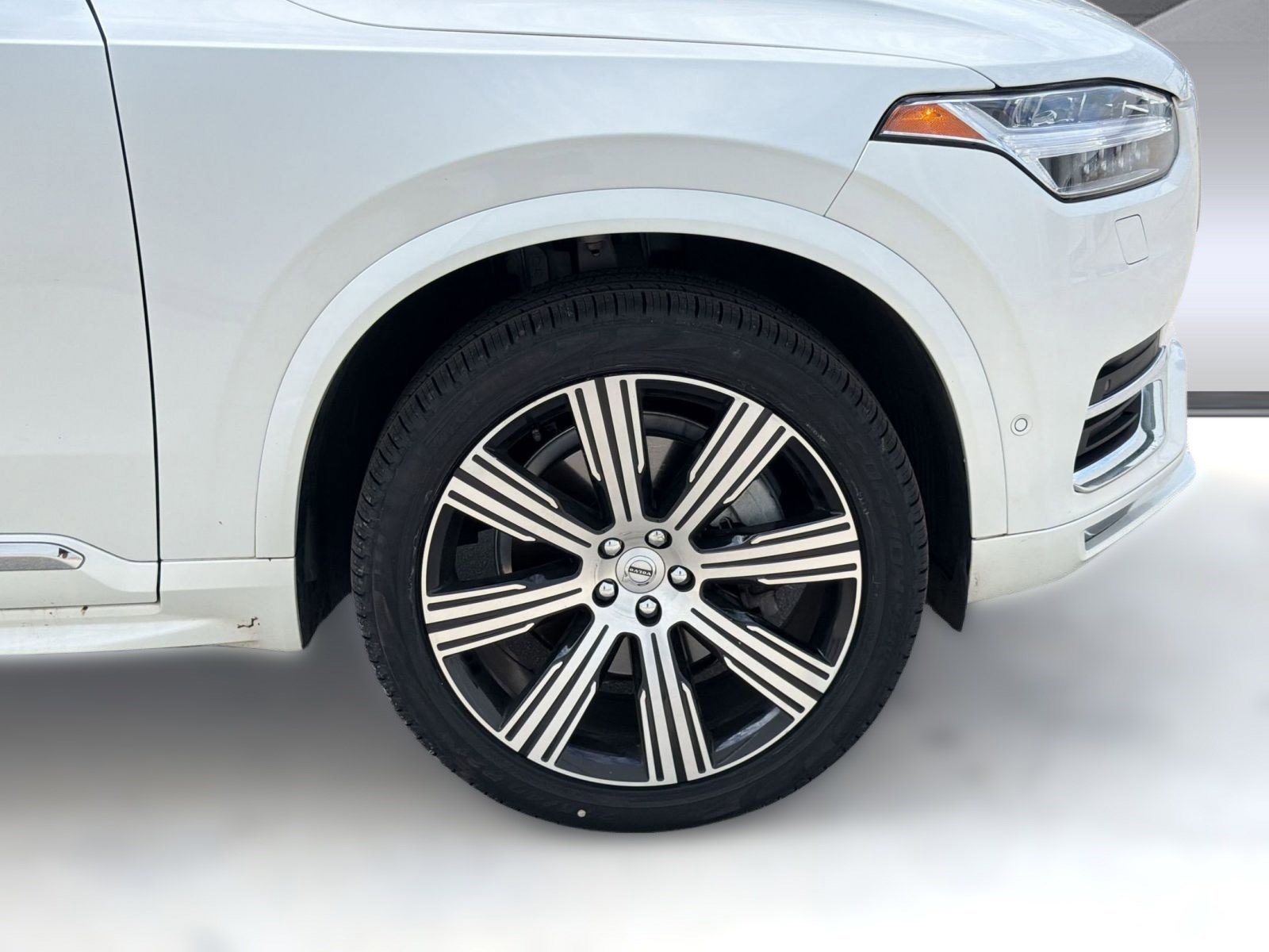 2024 Volvo Xc90 B6 Plus