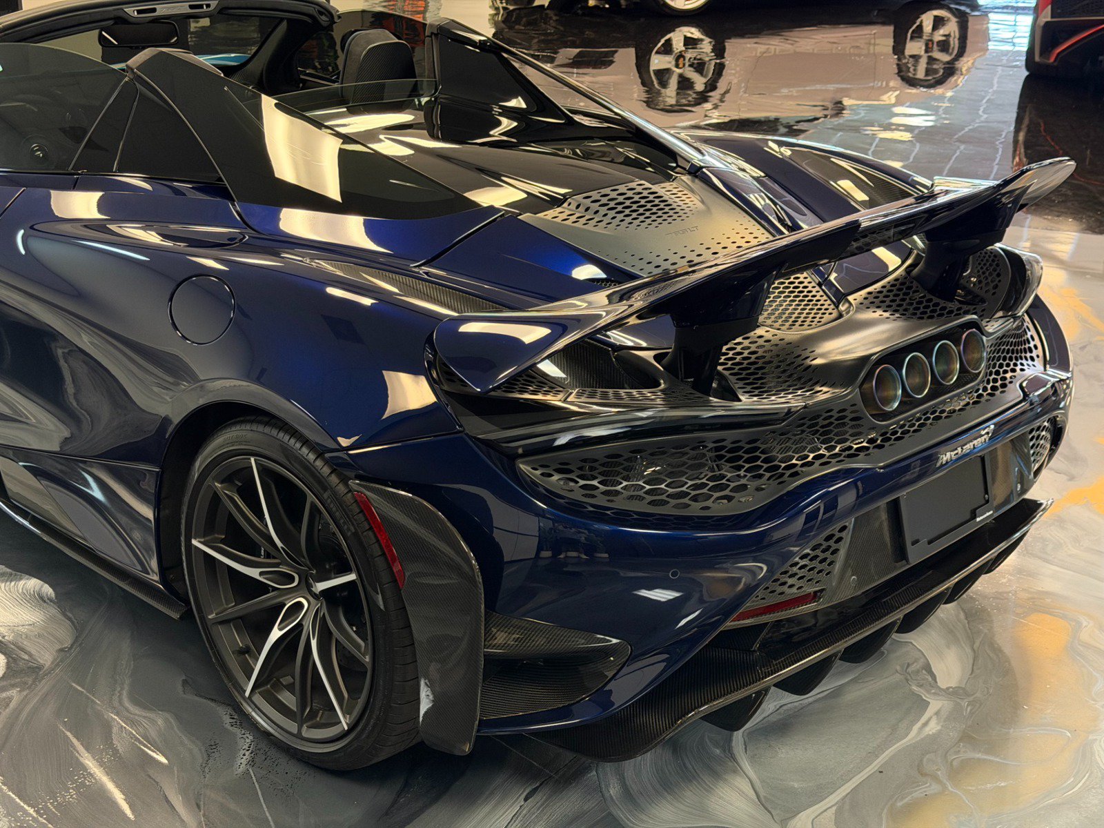 Used 2022 McLaren 765LT photo 13