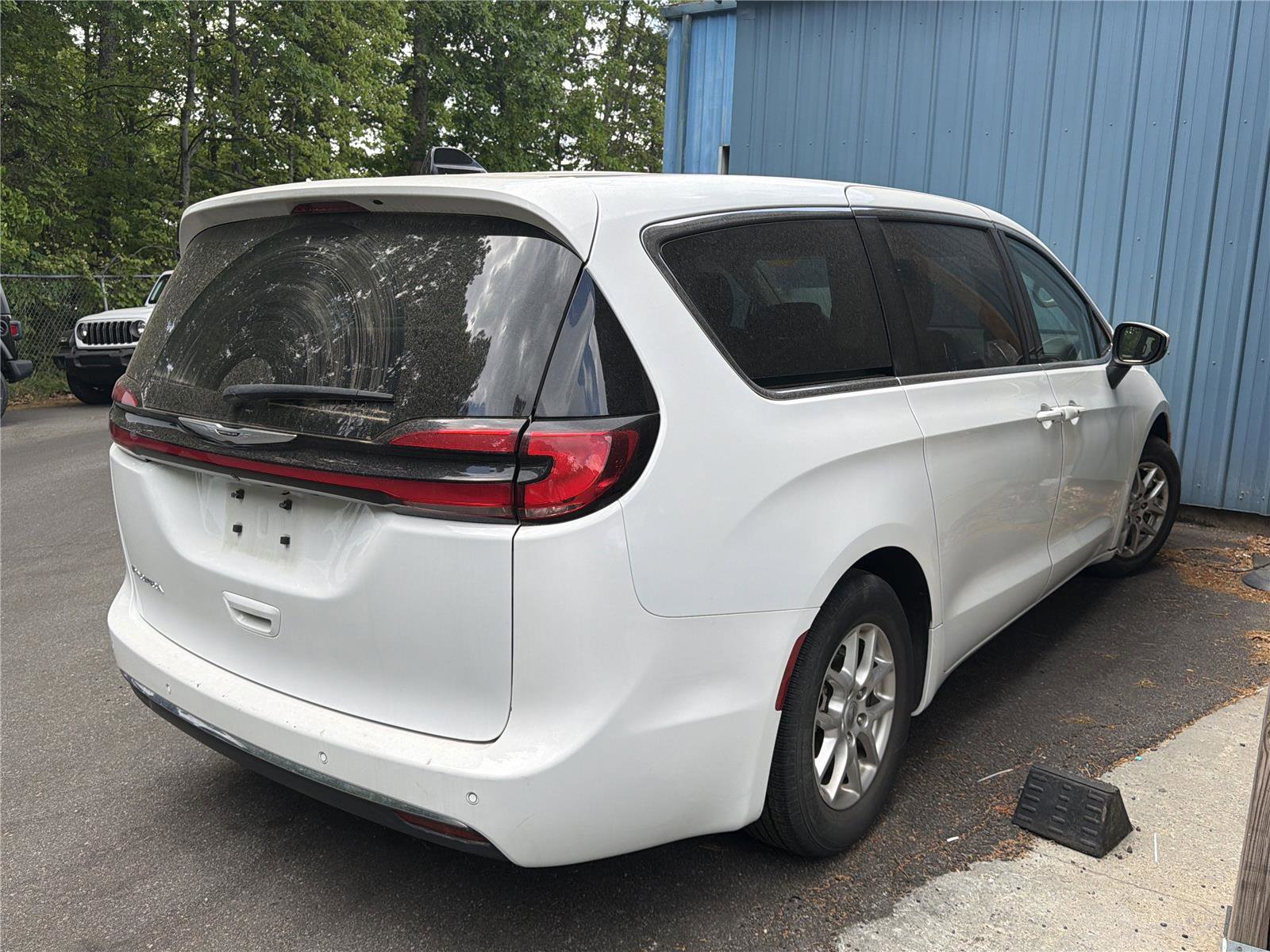 2023 Chrysler Pacifica Touring-L