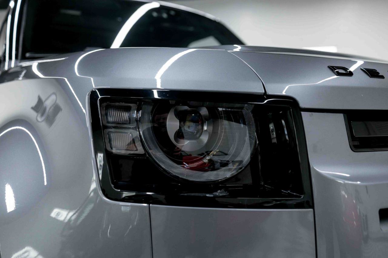 2023 Land Rover Defender 130 SE