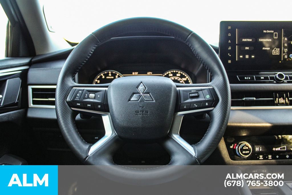 2025 Mitsubishi Outlander SE