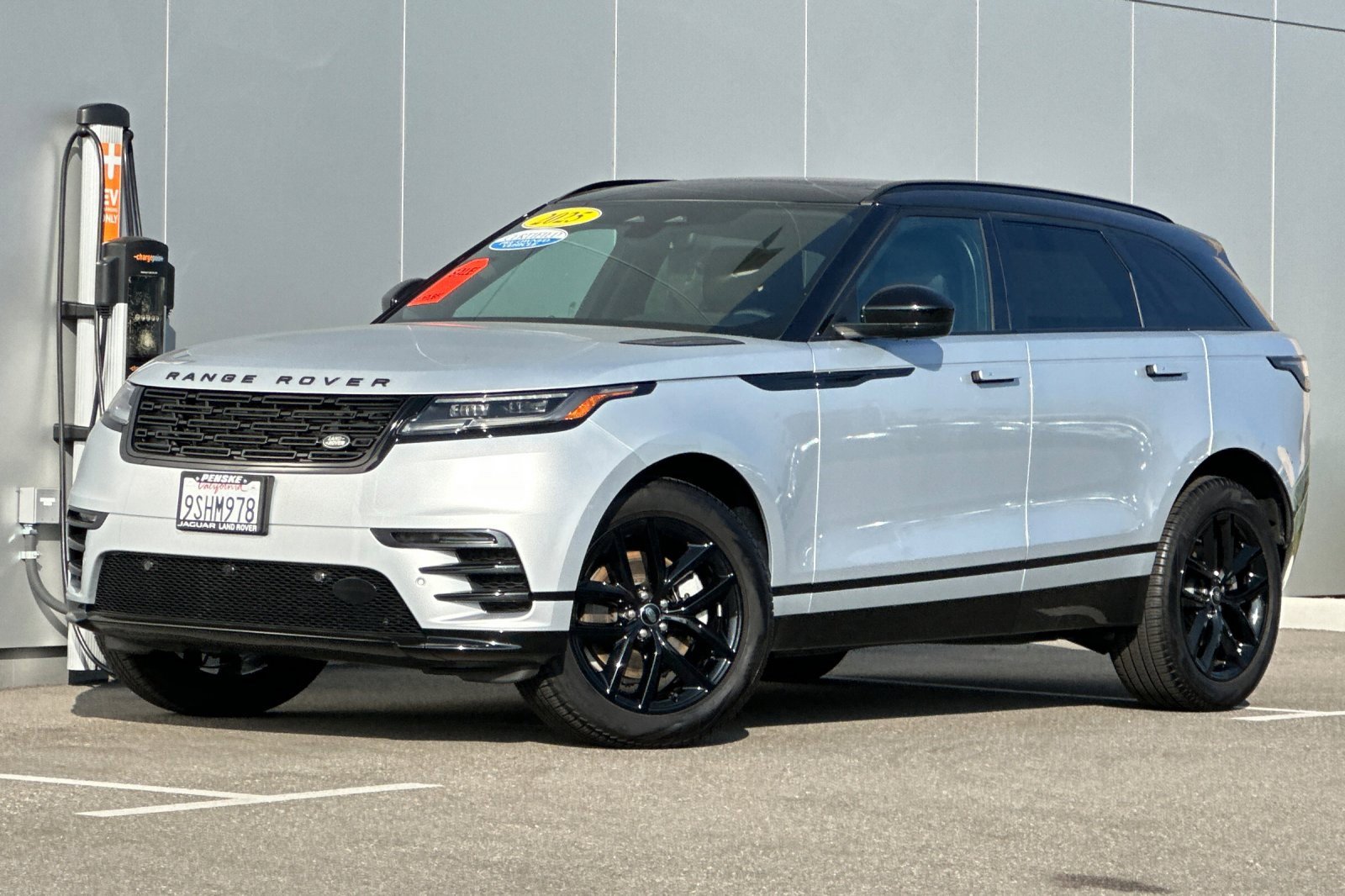 2025 Land Rover Range Rover Velar P250 Dynamic SE