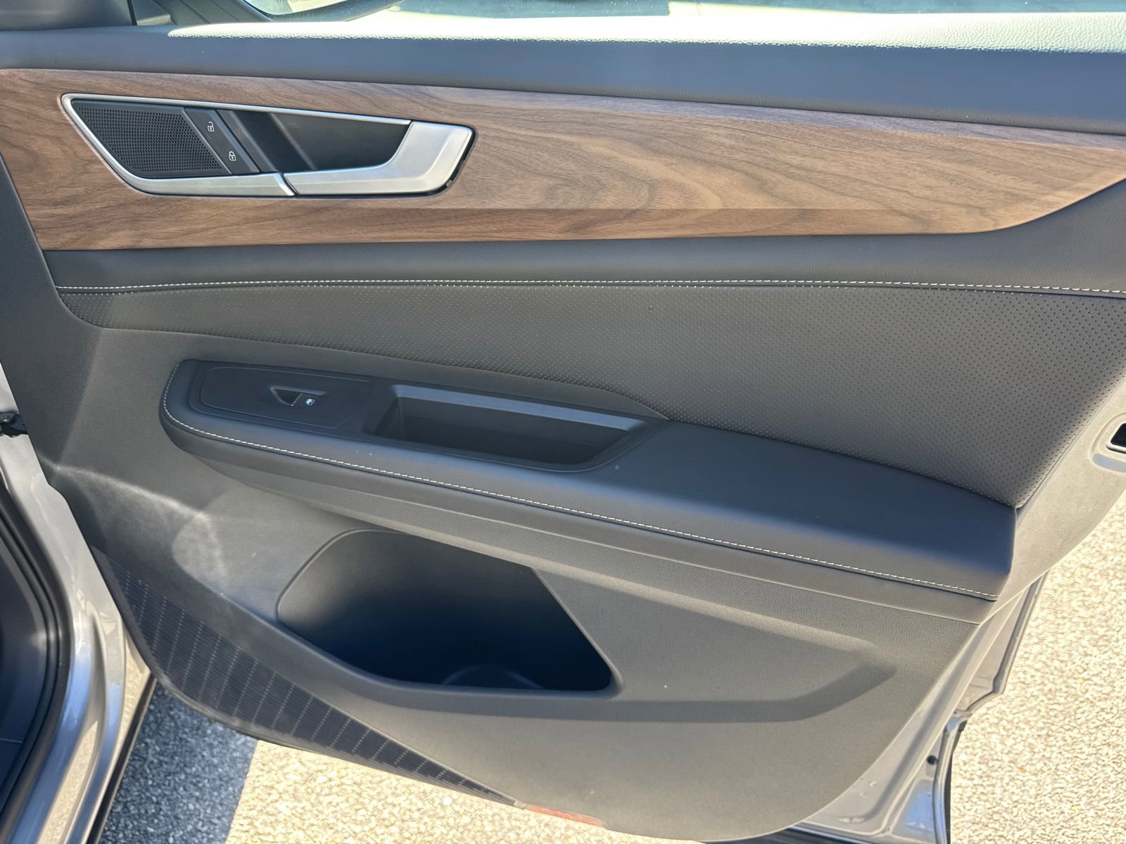 2025 Volkswagen Atlas SE