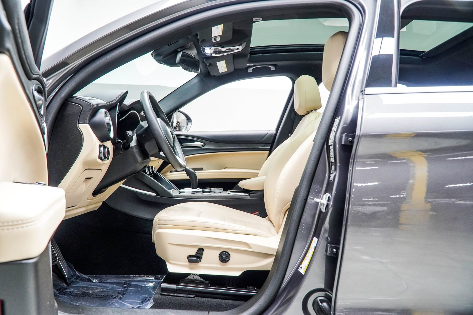 2023 Alfa Romeo Stelvio Ti Lusso