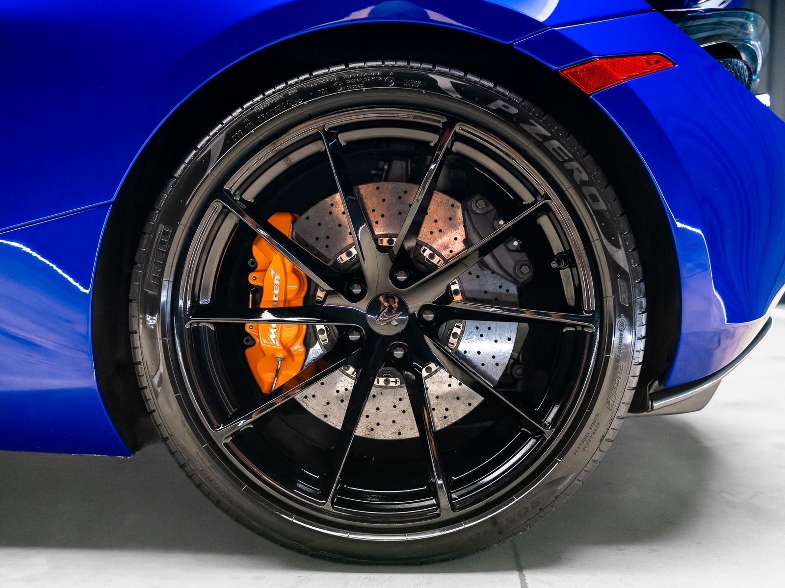 Used 2018 McLaren 720S Luxury photo 40