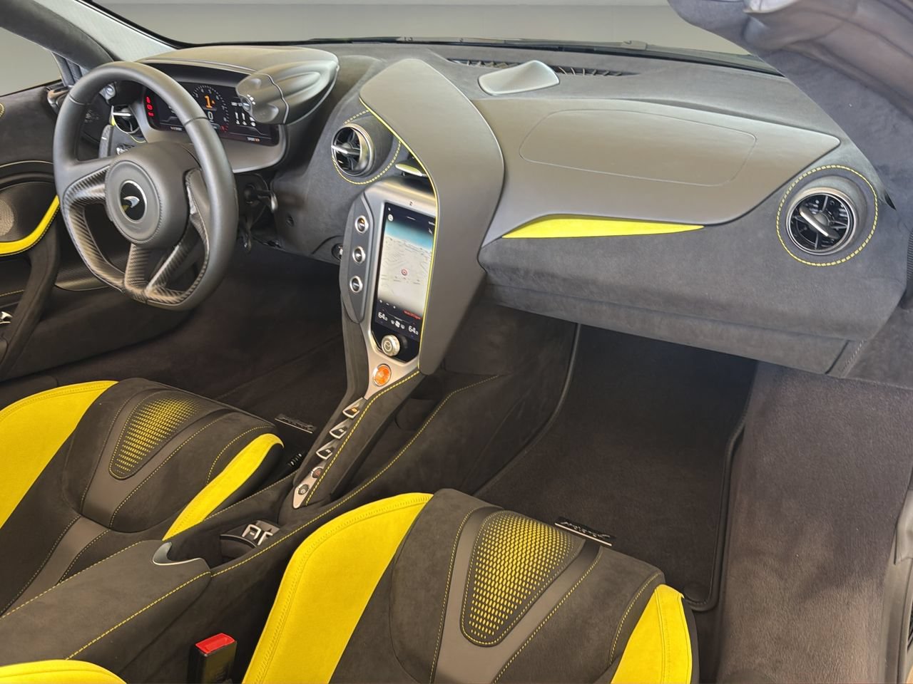 Used 2025 McLaren 750S Spider photo 25