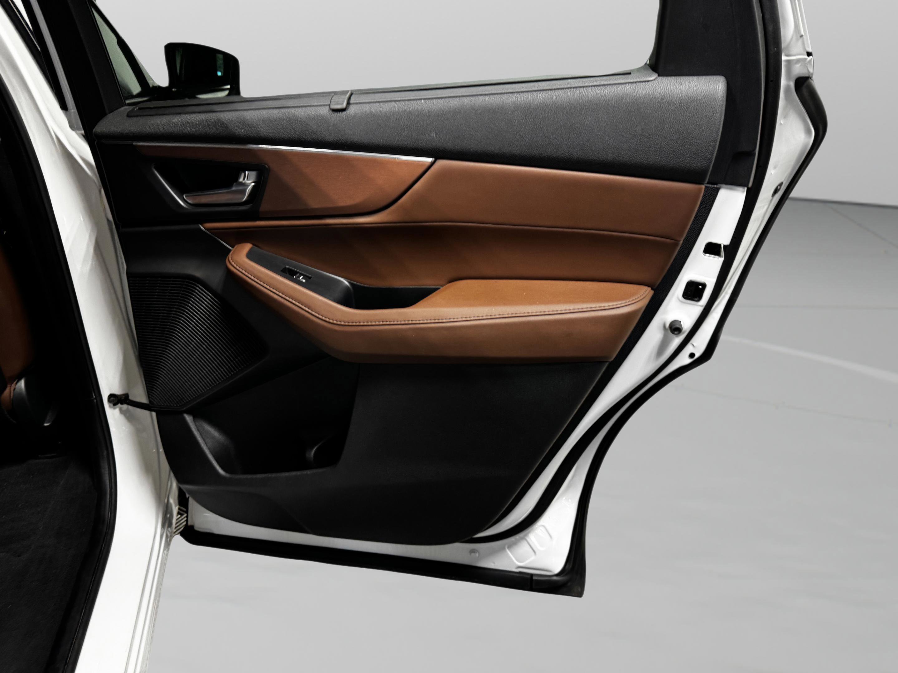 2023 Acura MDX FWD w/ Technology Package