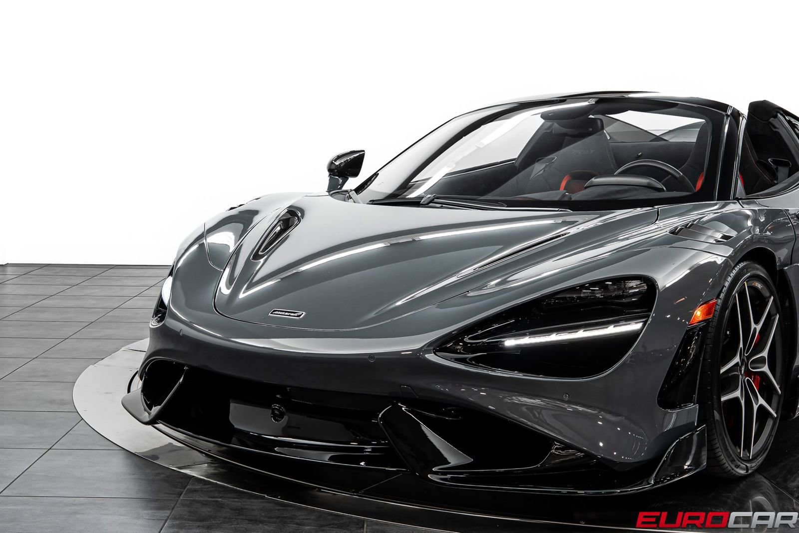 Used 2022 McLaren 765LT photo 17