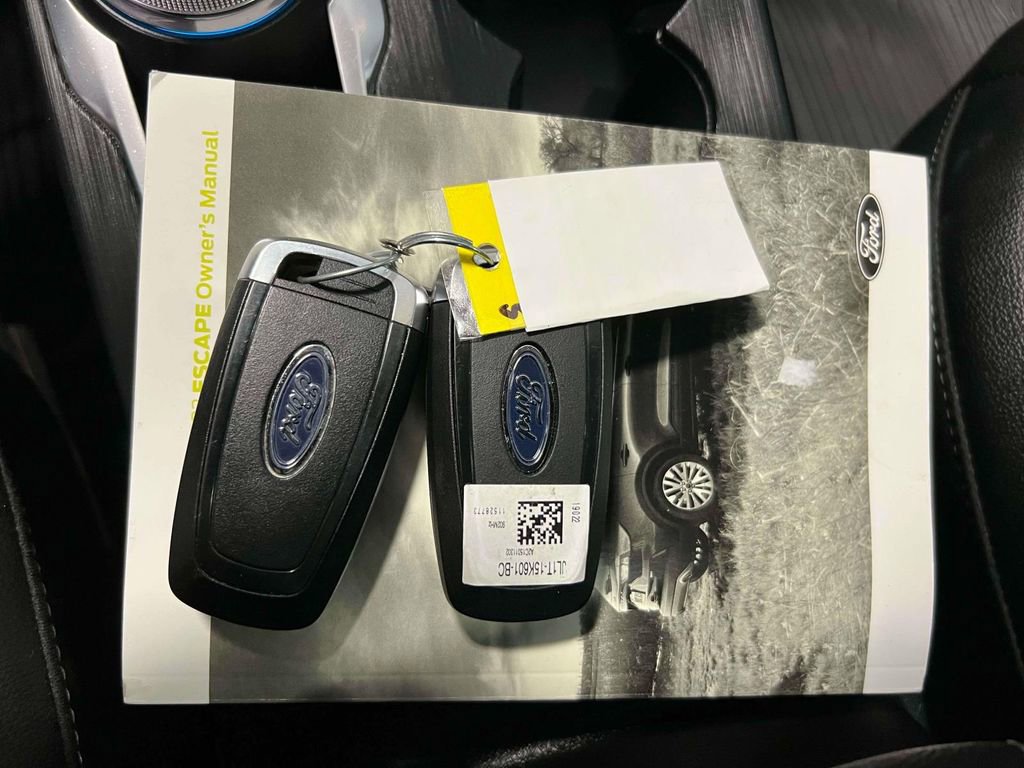 2022 Ford Escape SEL