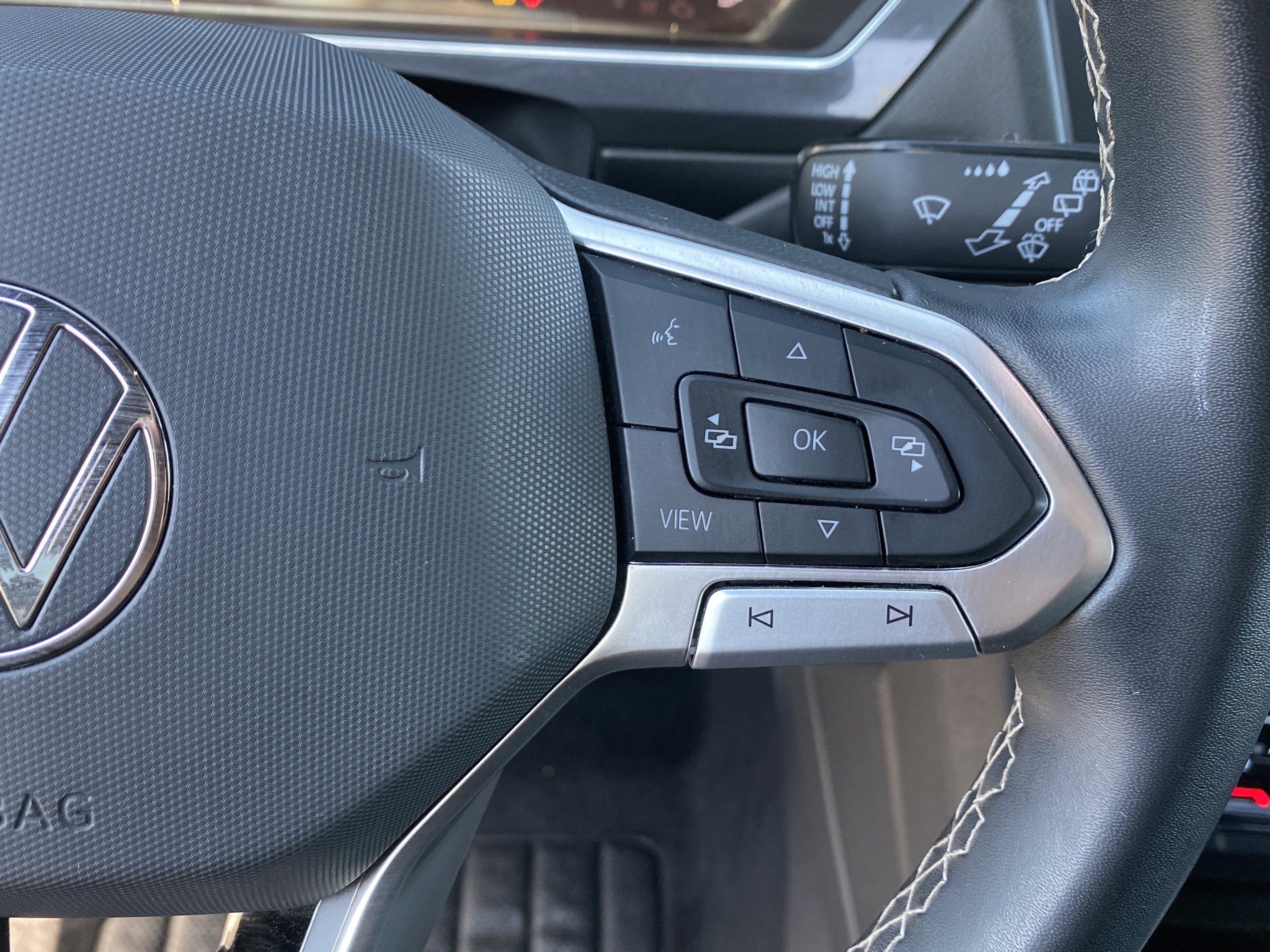 2023 Volkswagen Tiguan SE R-Line