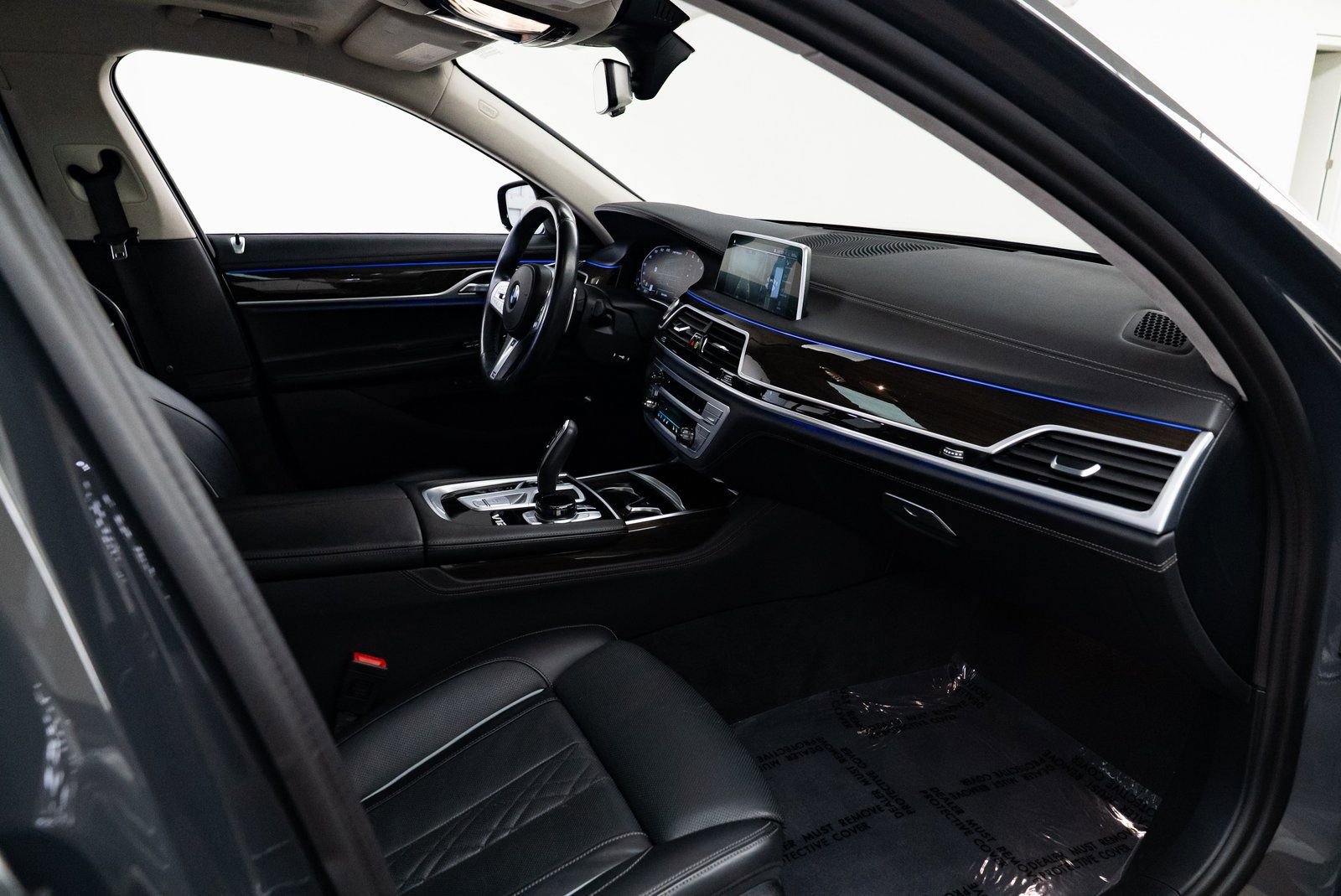 2022 BMW M760i xDrive