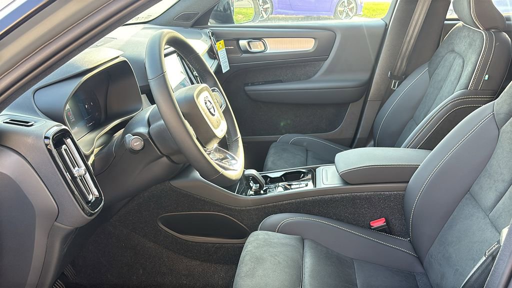 2026 Volvo Xc40 B5 Ultra