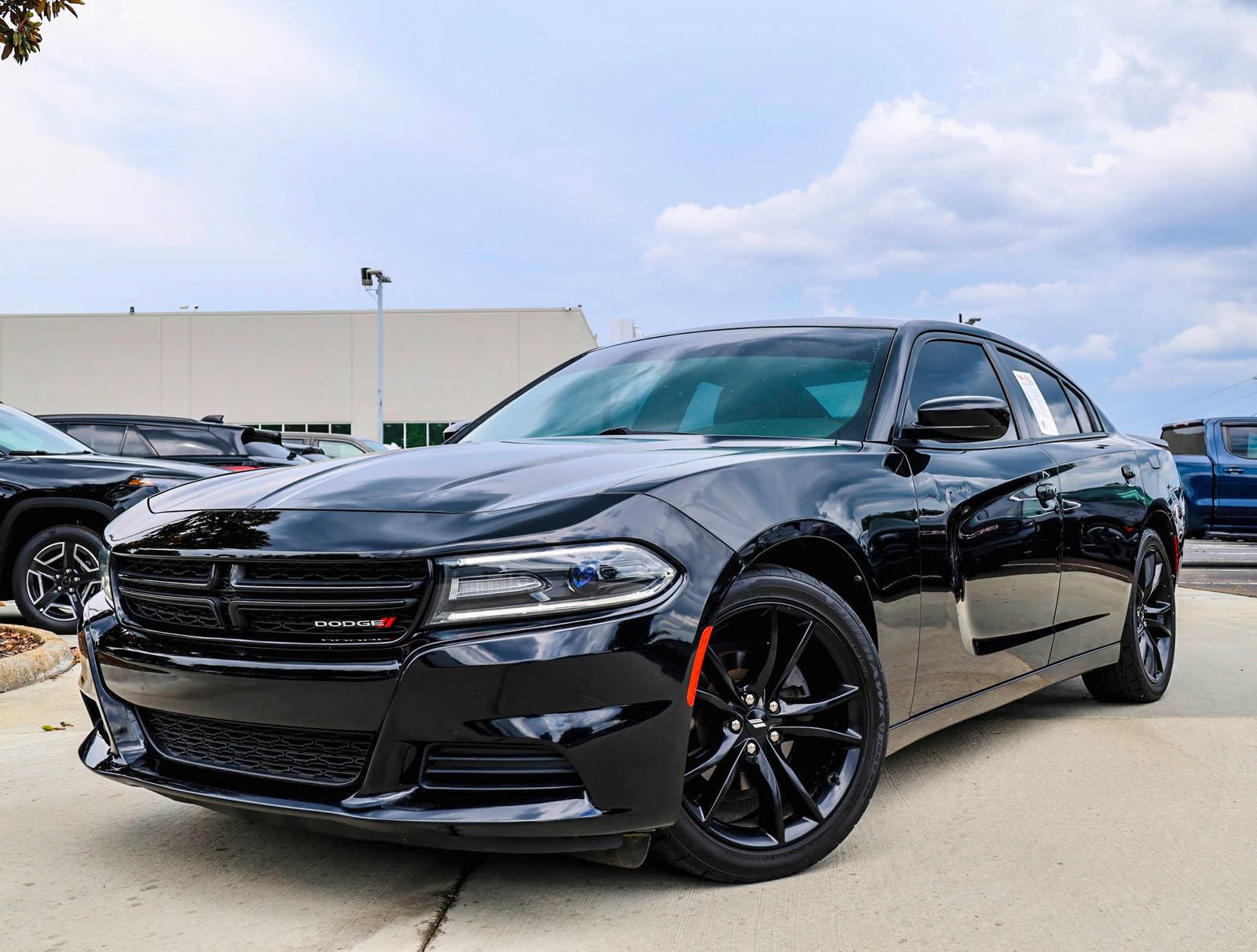 Used 2018 Dodge Charger SXT w/ Blacktop Package