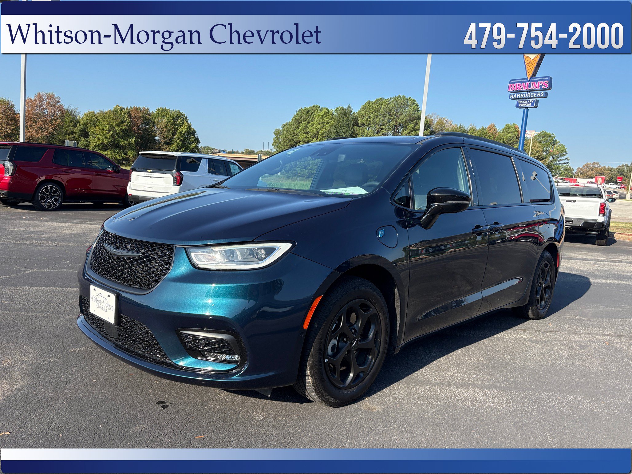 Used 2024 Chrysler Pacifica Premium