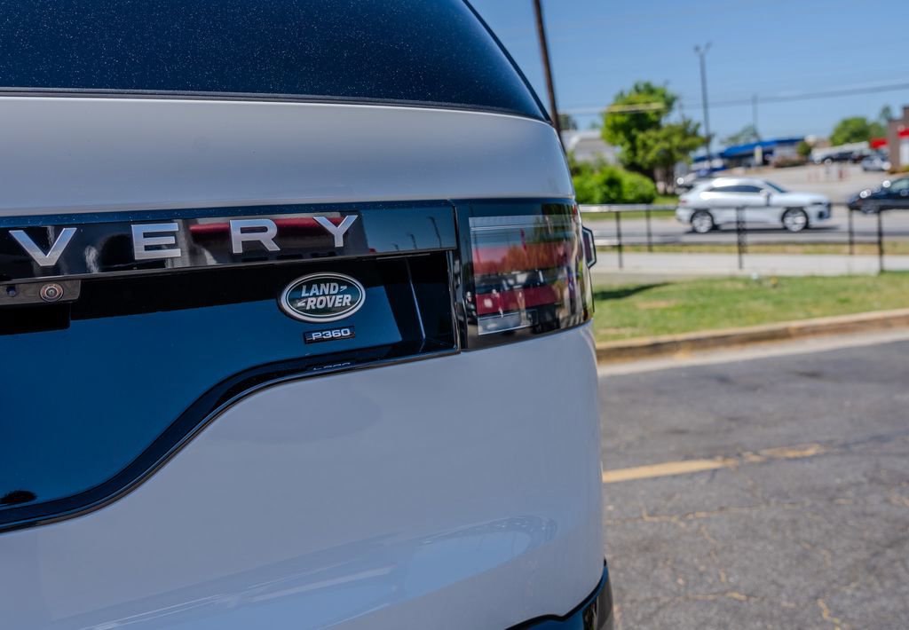 2023 Land Rover Discovery Metropolitan Edition